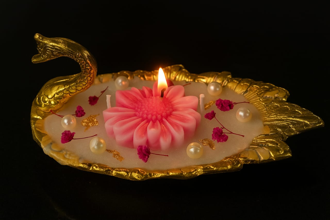 ✨ Luxury Swan-Shaped Decorative Candle with Pink Flower Design 🕯🦢🌸